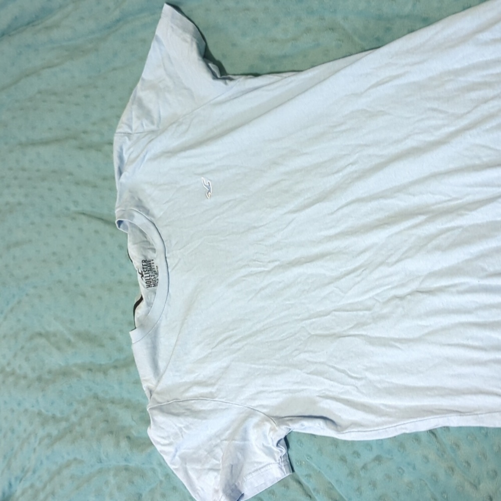 Hollister tee